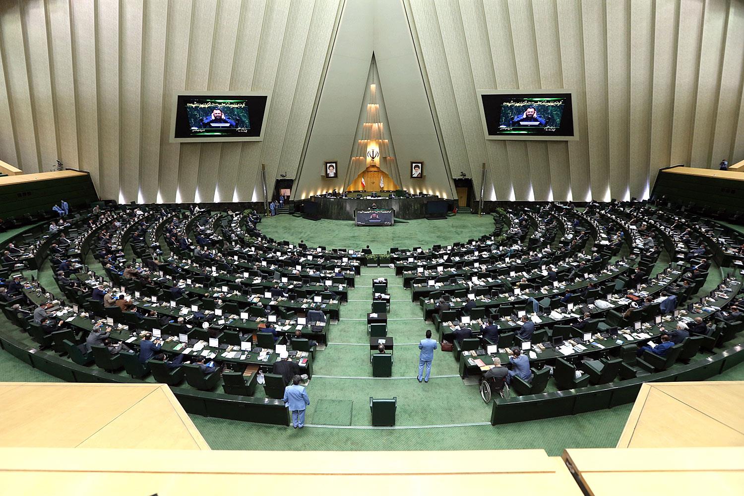 هشدار نماینده مجلس درباره تأثیر هرگونه تغییر بنزین بر زندگی مردم