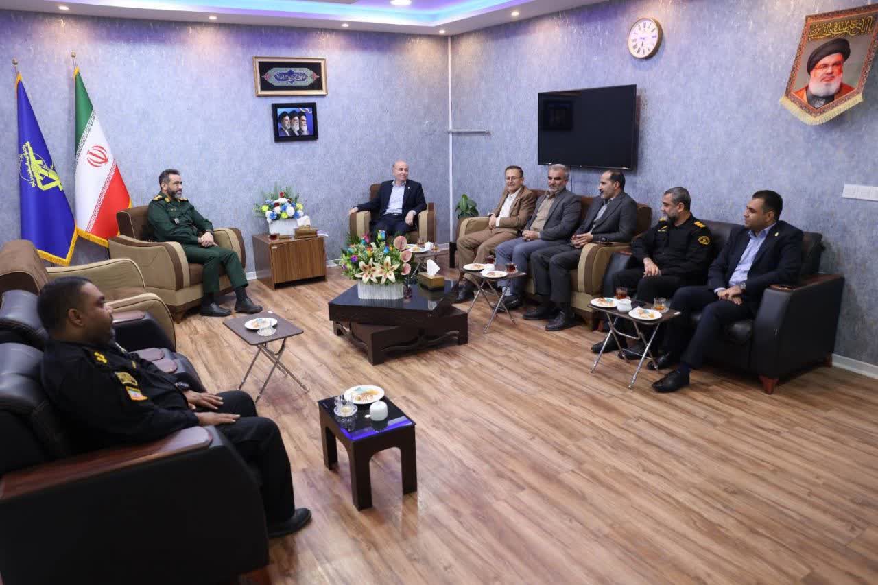 دیدار مدیرکل سازمان بنادر و دریانوردی استان با فرمانده بسیج ماهشهر