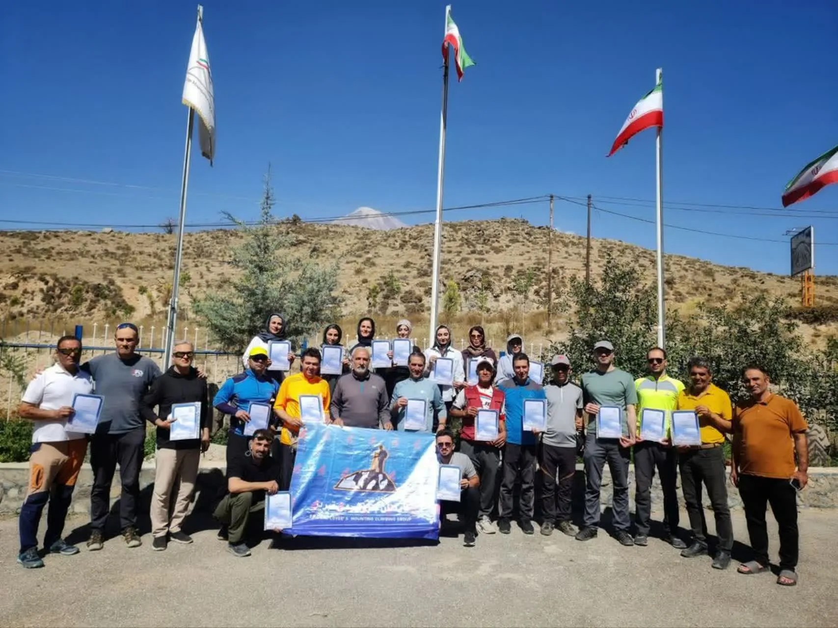 صعود موفق تیم کوهنوردی پتروشیمی تبریز به قله ۵۶۱۰ متری دماوند