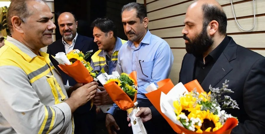 تجلیل از کارکنان واحد ایمنی و آتش‌نشانی پتروشیمی اروند در روز ملی آتش‌نشانی و ایمنی